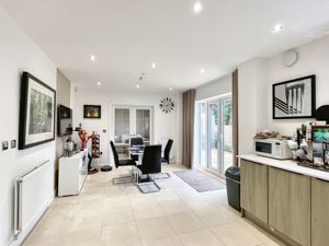 Photo 21- click for photo gallery